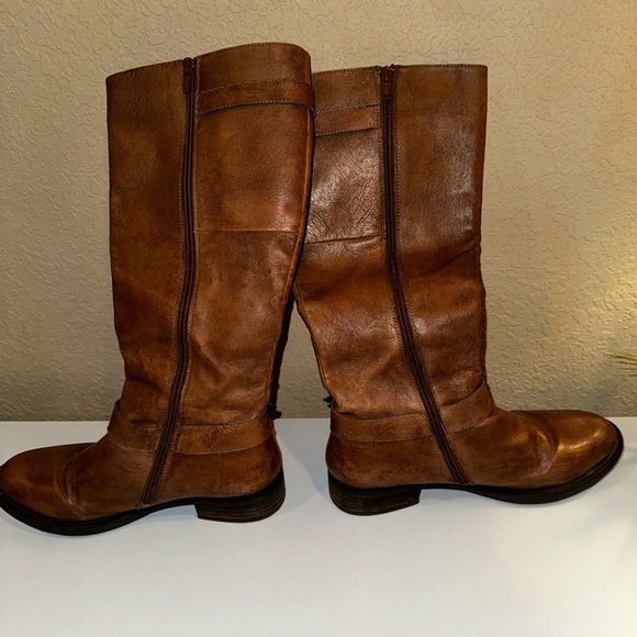 Tall cognac boots size 9 - Picture 2 of 3